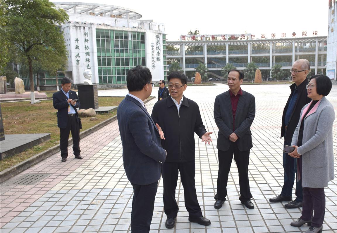 广东省清远市政府部门领导莅临南宁万航星空考察 - 万航星空